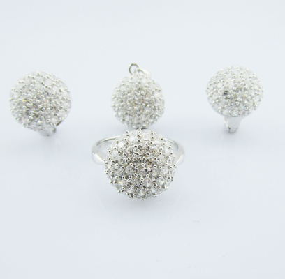 Elegante Silber 925-Stud-Ohrringe mit Hummer-Klammerkette