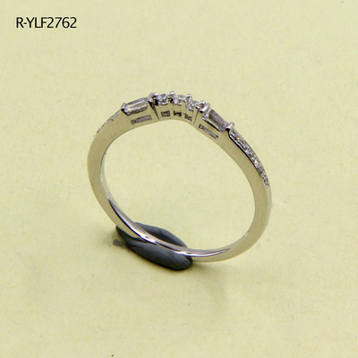Elegante klare Kubik Zirkonia Sterling Silberringe Feinschmuckband für Frauen