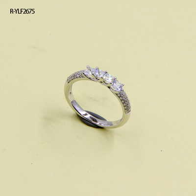 Elegante klare Kubik Zirkonia Sterling Silberringe Feinschmuckband für Frauen