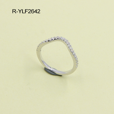 Elegante klare Kubik Zirkonia Sterling Silberringe Feinschmuckband für Frauen