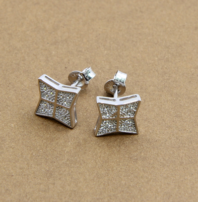 Herzensform Schimmerende Eleganz Hypoallergenische 925 Silber-Stud-Ohrringe mit AAA Kubik Zirkonia