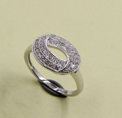 Rundes Swirl Ring Oval 925 Sterling Silber Ewigkeitsbänder mit AAA-Qualität Kubik Zirkonia für Hochzeitstag
