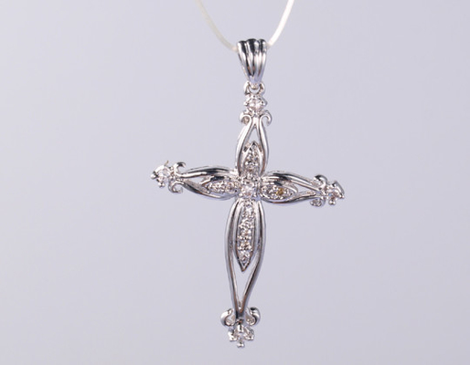 Glanzendes Hohles Umwickeln Kreuz religiöses CZ Anhänger für tägliches Tragen und Sommerferien Überlappung Kreuz Anhänger
