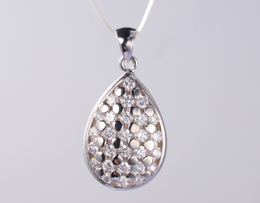 Pear Hollow Geometric 925 Sterling Silber Anhänger für Frauen 925 Silber CZ Anhänger Fügen Sie einen Hauch Luxus zu Ihrer Schmuckkollektion 925 Silber CZ Anhänger 925 Silber CZ Anhänger Die perfekte Wahl