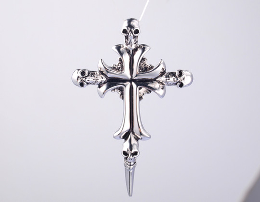 925 Sterling Silber Anhänger mit Zirkon Religiöser Anhänger Schädelkreuz Anhänger mit 19 'Kette Hip Hop Eis